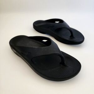 Oofos Oroginal Black Flip Flop Sandals Size 10
